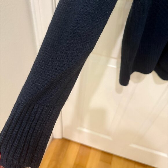 BANANA REPUBLIC DARK BLUE SWEATER NEW WITHOUT TAGS (NWOT) S - Picture 3 of 5